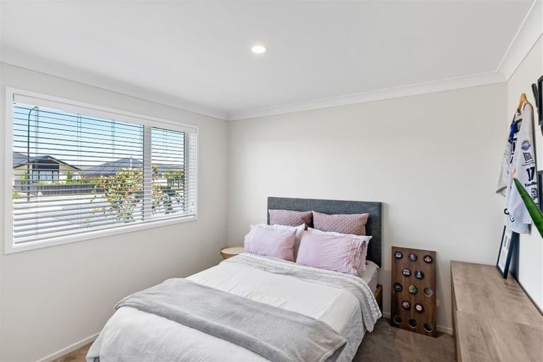 Photo of property in 3a Shillingford Boulevard, Rolleston, 7615