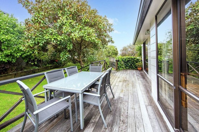 Photo of property in 12 Sandgate Avenue, Botany Downs, Auckland, 2010