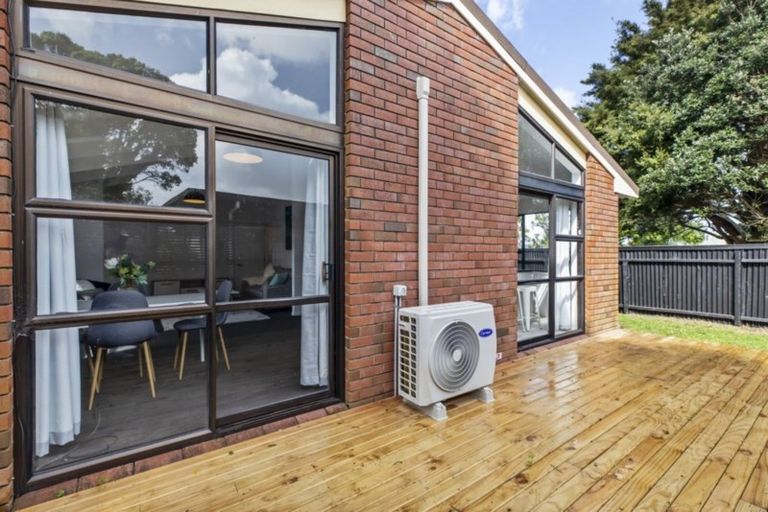 Photo of property in 2a Pinedale Place, Henderson, Auckland, 0610