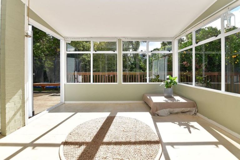 Photo of property in 11 Westbourne Road, Murrays Bay, Auckland, 0630