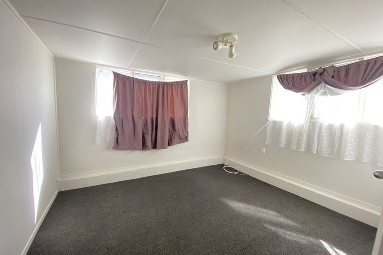 Photo of property in 8 Sabot Place, Massey, Auckland, 0614