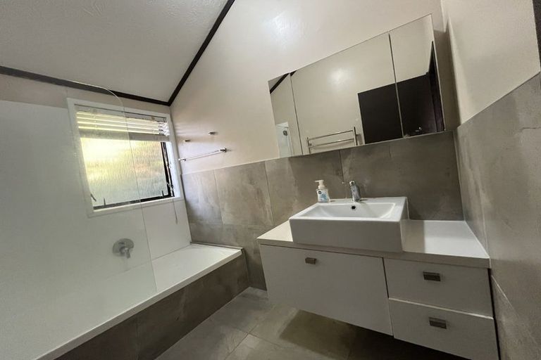 Photo of property in 26 Orinda Close, Botany Downs, Auckland, 2010