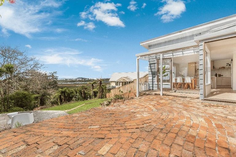 Photo of property in 49 Jaemont Avenue, Te Atatu South, Auckland, 0610