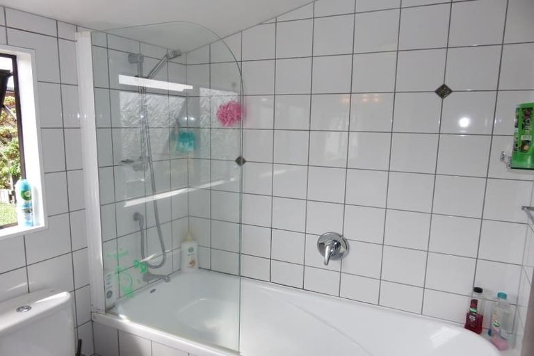 Photo of property in 7 Duggan Place, Johnsonville, Wellington, 6037