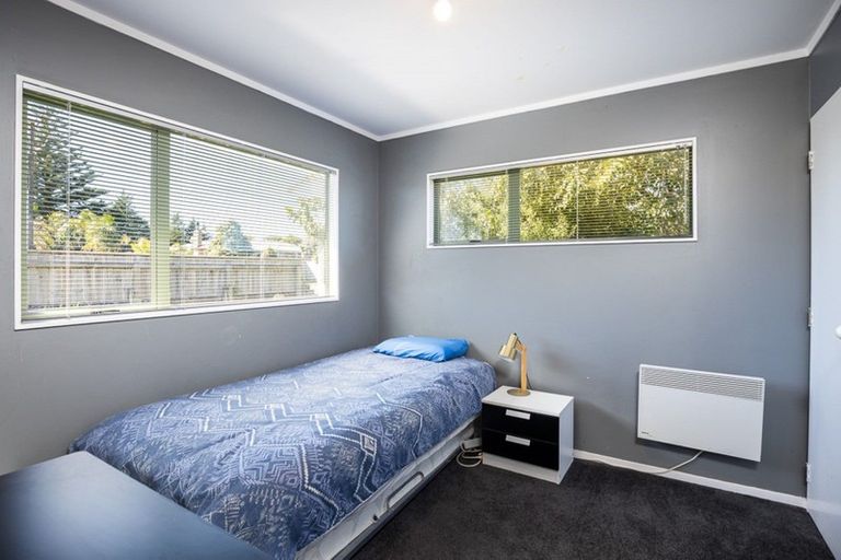 Photo of property in 142 Seaview Road, Westown, New Plymouth, 4310