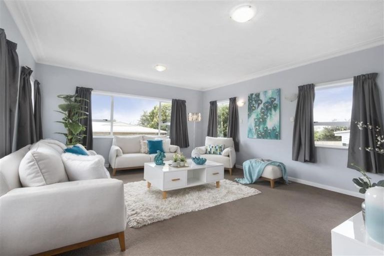 Photo of property in 56 Lynwood Road, New Lynn, Auckland, 0600