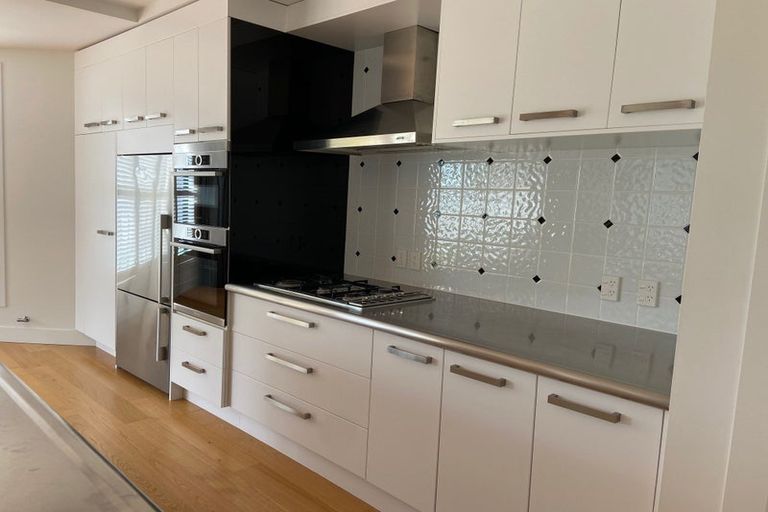 Photo of property in 1/16 Clifton Road, Hauraki, Auckland, 0622