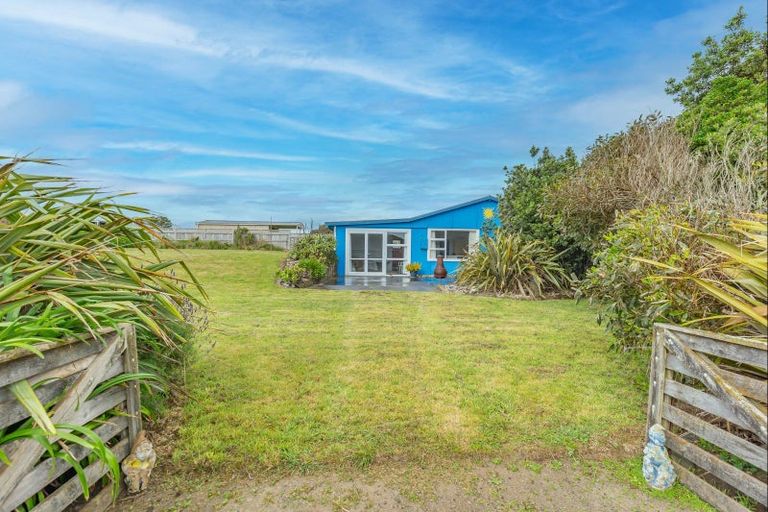 Photo of property in 5 Mahuri Street, Himatangi Beach, Foxton, 4891