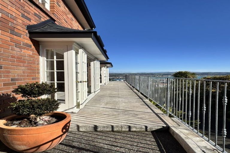 Photo of property in 14 Roslyn Road, Bluff Hill, Napier, 4110