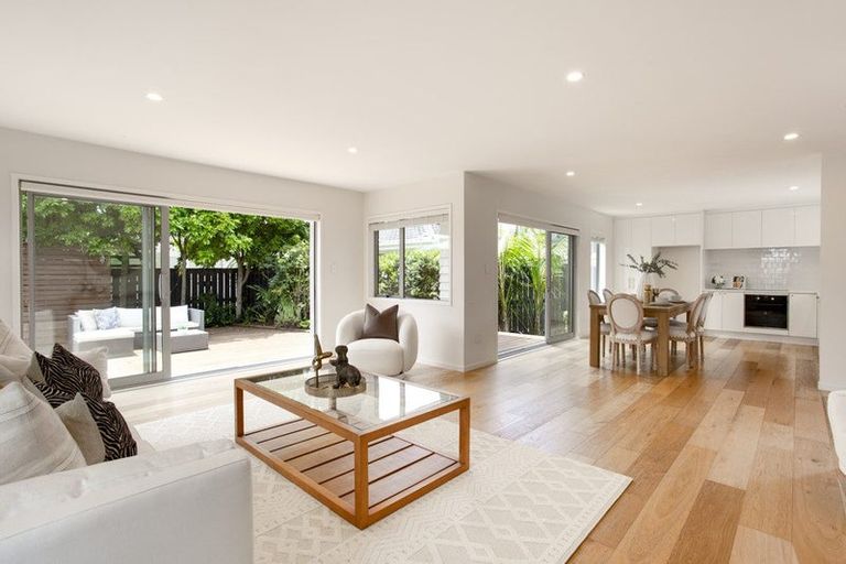 Photo of property in 89 Taikata Road, Te Atatu Peninsula, Auckland, 0610