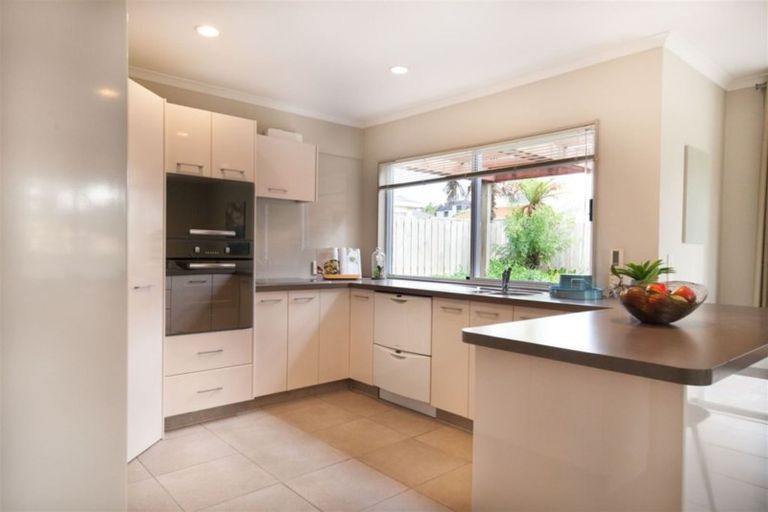 Photo of property in 18 Seacrest Drive, West Harbour, Auckland, 0618