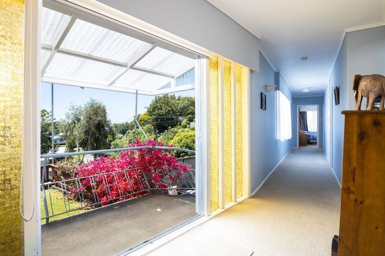 Photo of property in 52 Queens Road, Glen Avon, New Plymouth, 4312