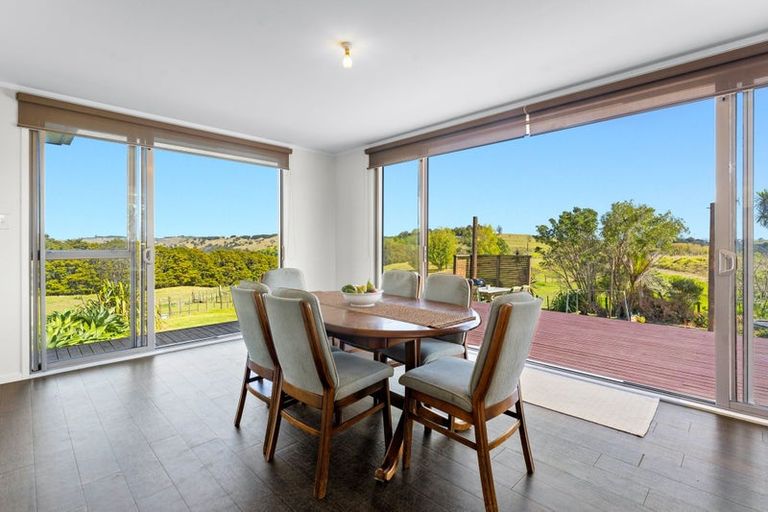 Photo of property in 301 Ranganui Road, Kaiwaka, 0573