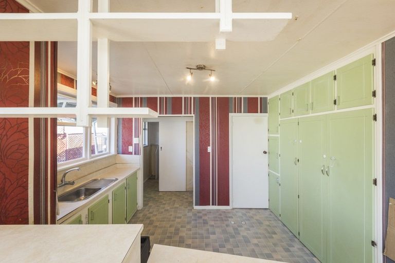 Photo of property in 6 Coventry Street, Highbury, Palmerston North, 4412