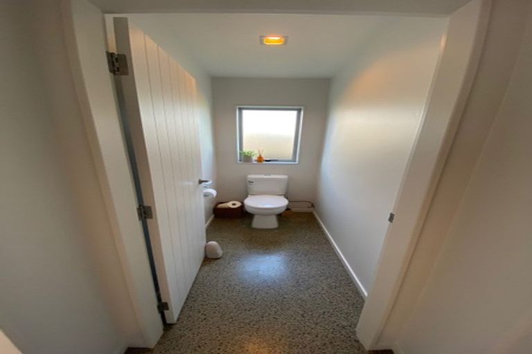 Photo of property in 10 Hoihere Drive, One Tree Point, 0118