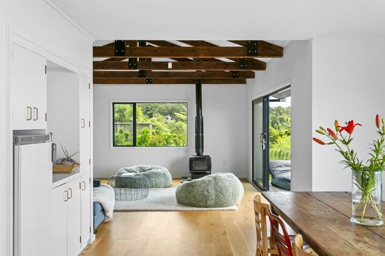 Photo of property in 21 Waiparemo Crescent, Pukawa Bay, Turangi, 3381