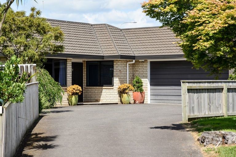 Photo of property in 21 Mangakoea Place, St Andrews, Hamilton, 3200