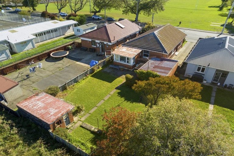 Photo of property in 201 Macandrew Road, South Dunedin, Dunedin, 9012