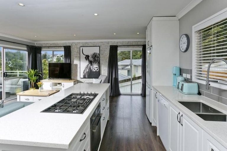 Photo of property in 7 Beeche Place, Birkdale, Auckland, 0626