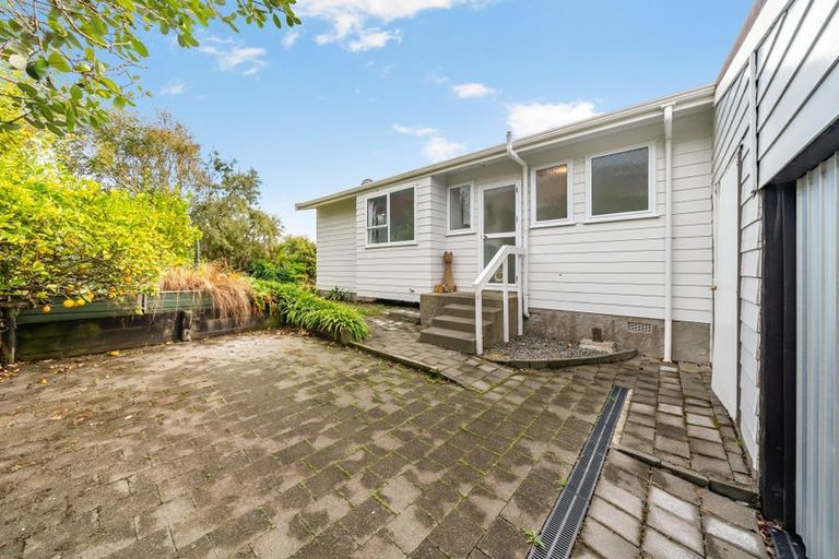 Photo of property in 8 James Cook Drive, Whitby, Porirua, 5024