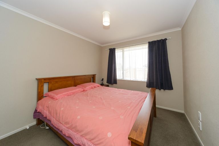 Photo of property in 8 Nevada Way, Kelvin Grove, Palmerston North, 4414