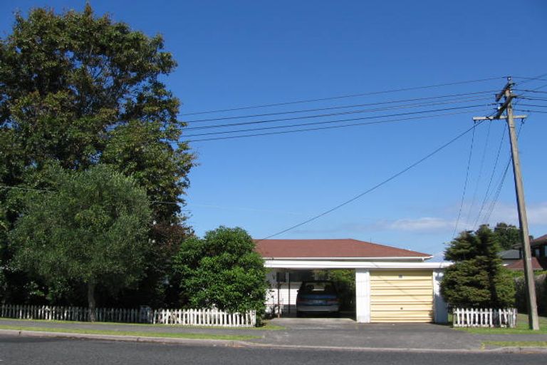 Photo of property in 22 County Road, Torbay, Auckland, 0630