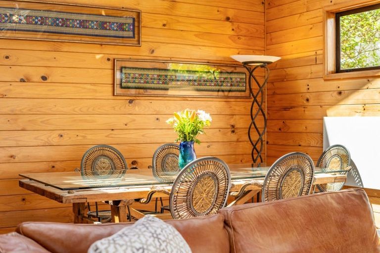 Photo of property in 99 Motuhara Road, Plimmerton, Porirua, 5026