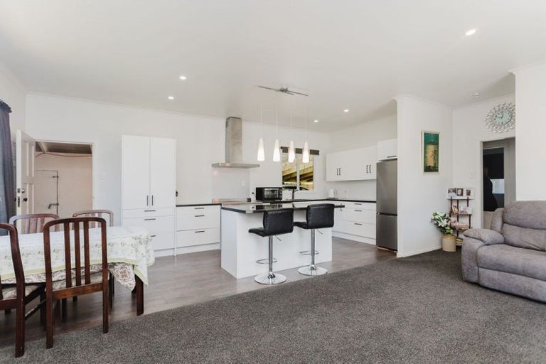 Photo of property in 10 Carlson Street, Dannevirke, 4930
