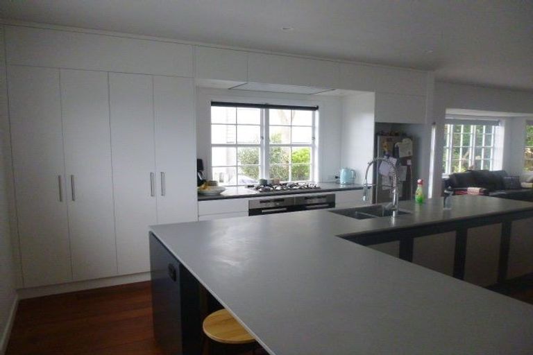 Photo of property in 136 Cashmere Avenue, Khandallah, Wellington, 6035