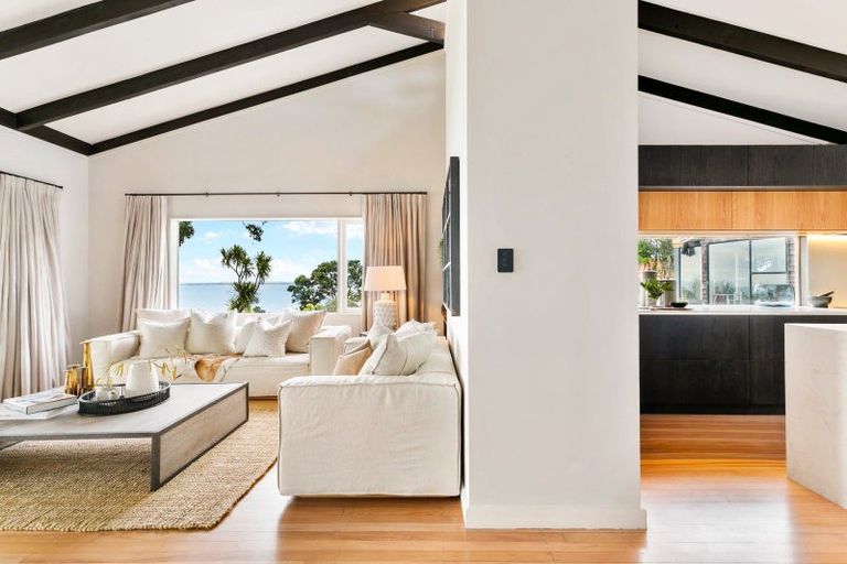 Photo of property in 66a Cliff Road, Torbay, Auckland, 0630