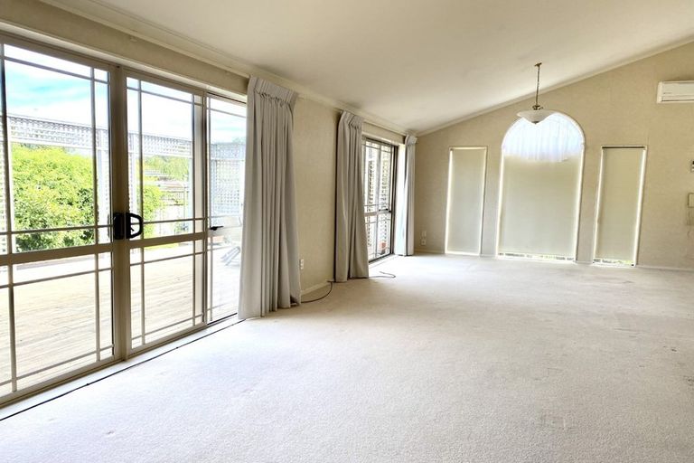 Photo of property in 14 Darimouth Place, Albany, Auckland, 0632