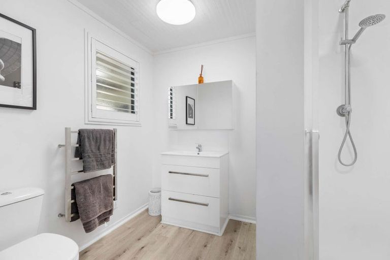 Photo of property in 41 Riverside Drive, Waiuku, 2123