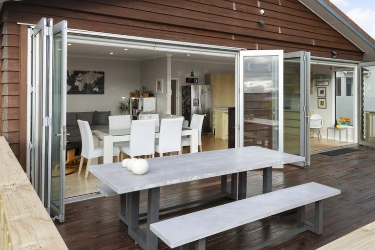 Photo of property in 55 Marine Parade, Paraparaumu Beach, Paraparaumu, 5032