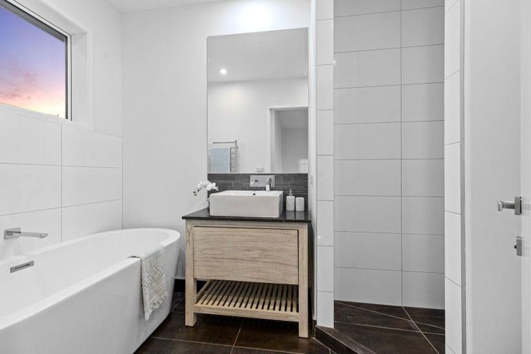 Photo of property in 77 Royal Ascot Drive, Papamoa Beach, Te Puke, 3187