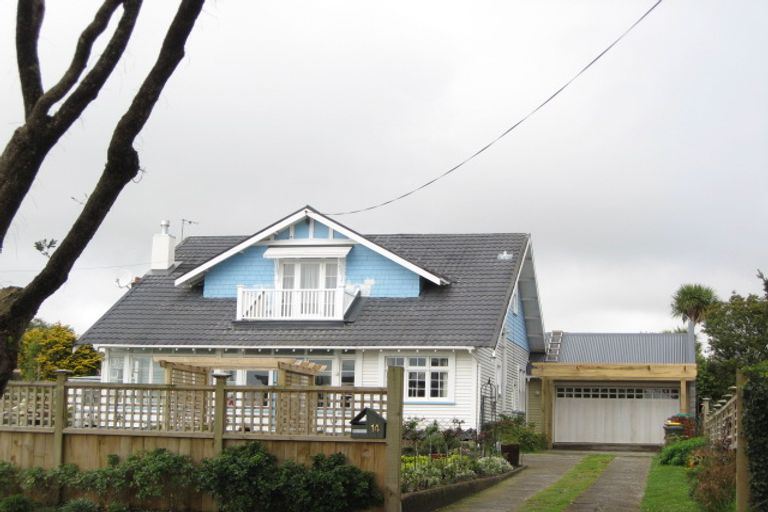 Photo of property in 14 Wakefield Street, Welbourn, New Plymouth, 4310