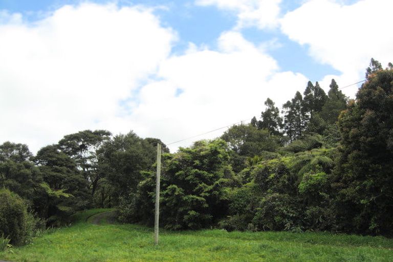 Photo of property in 73 Te Henga Road, Waitakere, Henderson, 0781