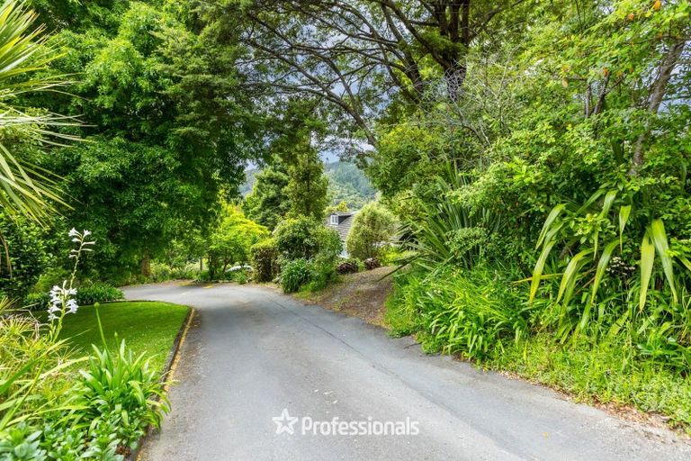Photo of property in 43 Wyndham Road, Pinehaven, Upper Hutt, 5019