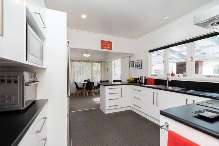 Photo of property in 12 Taylor Terrace, St Andrews, Hamilton, 3200