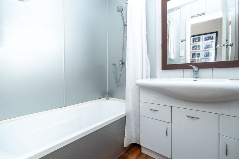 Photo of property in 18 Dowding Street, Melville, Hamilton, 3206