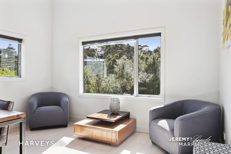 Photo of property in 31c Woodfern Crescent, Titirangi, Auckland, 0604