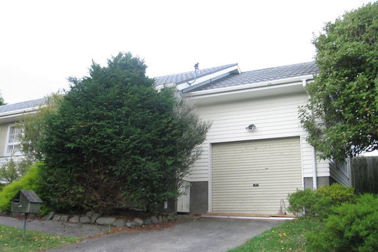 Photo of property in 1 Guadeloupe Crescent, Grenada Village, Wellington, 6037