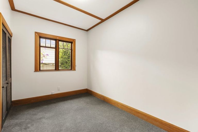 Photo of property in 74 Nottingham Street, Karori, Wellington, 6012