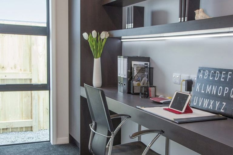 Photo of property in 23 Robert Might Road, Kumeu, 0810