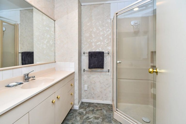 Photo of property in 33 Sheriff Place, Randwick Park, Auckland, 2105