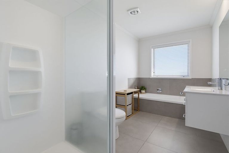 Photo of property in 1 Te Wharo Drive, Papamoa, 3118