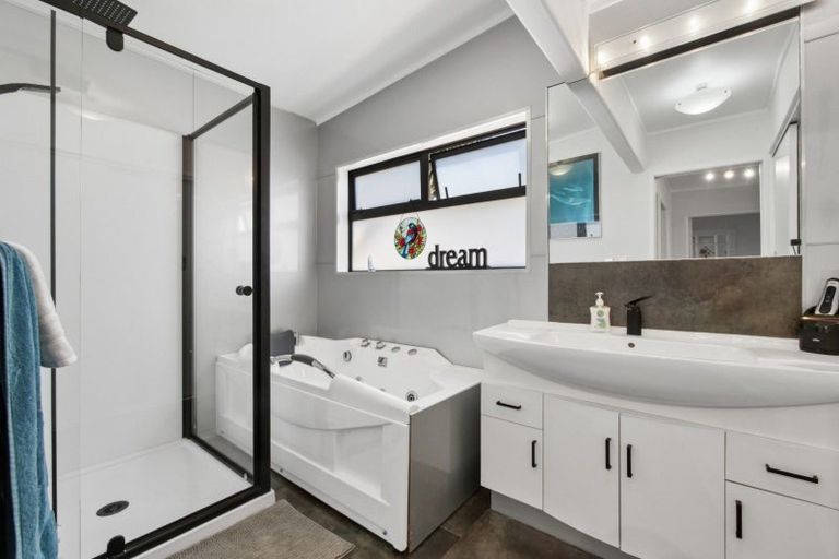 Photo of property in 10 Lochinvar Place, Hairini, Tauranga, 3112