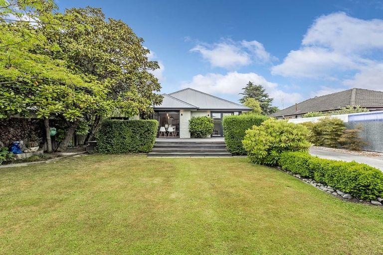 Photo of property in 17 Mooray Avenue, Bishopdale, Christchurch, 8053