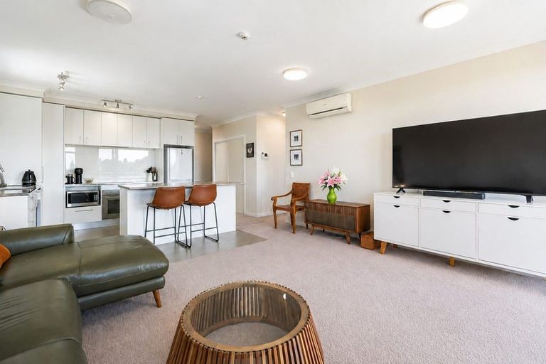 Photo of property in 38 Rewa Rewa Lane, Orewa, 0931