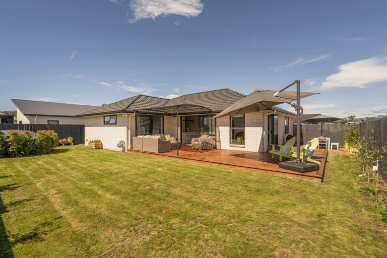 Photo of property in 8 Palm Drive, Whitianga, 3510