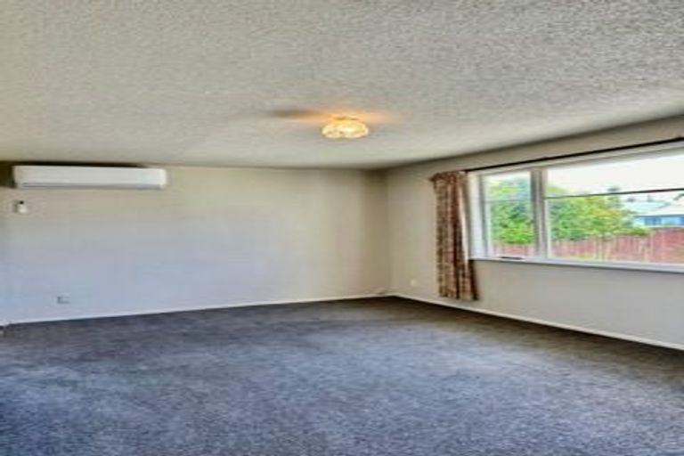 Photo of property in 11 Barrys Road, Glendene, Auckland, 0602